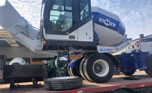 Автобетоносмеситель с самозагрузкой 3.5C на заводе