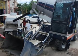 Автобетоносмеситель с самозагрузкой