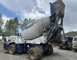 Автобетоносмеситель с самозагрузкой