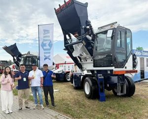 Команда AIMIX и агент на российской выставке