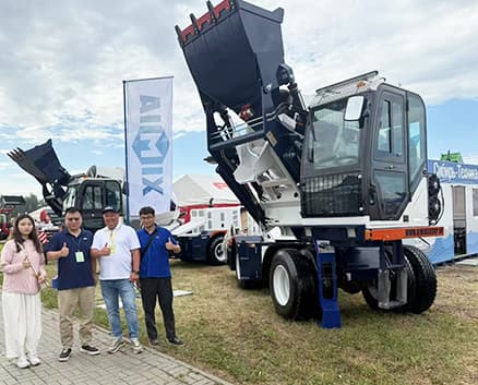 Команда AIMIX и агент на российской выставке