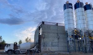 Ленточный Бетонный завод AJ180 в Казахстан